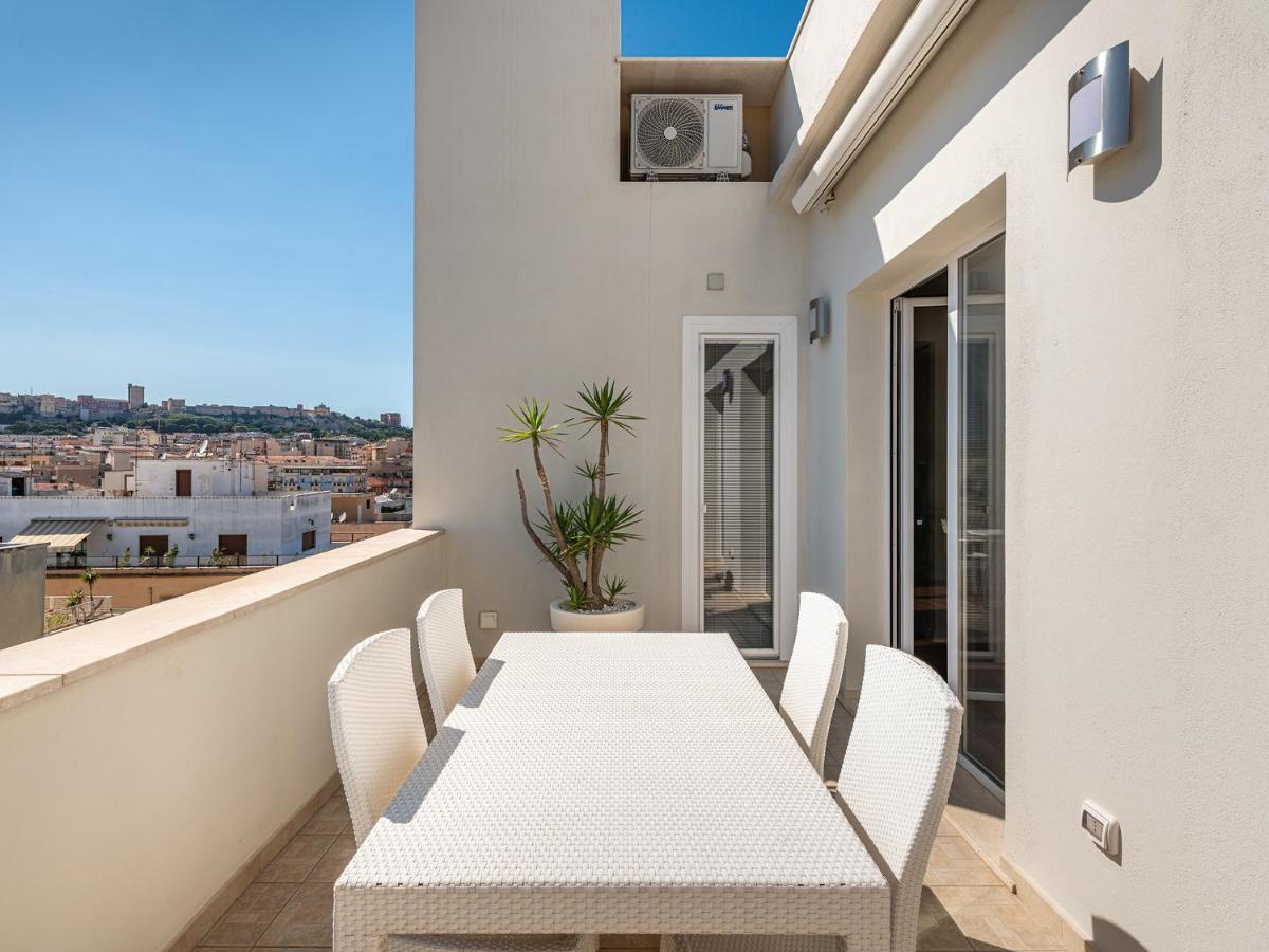 Penthouse Center Apartment Cagliari Exterior photo